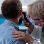 pemeriksaan telinga mastoidektomi